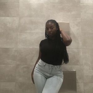 Meet your Posher, Sabekca